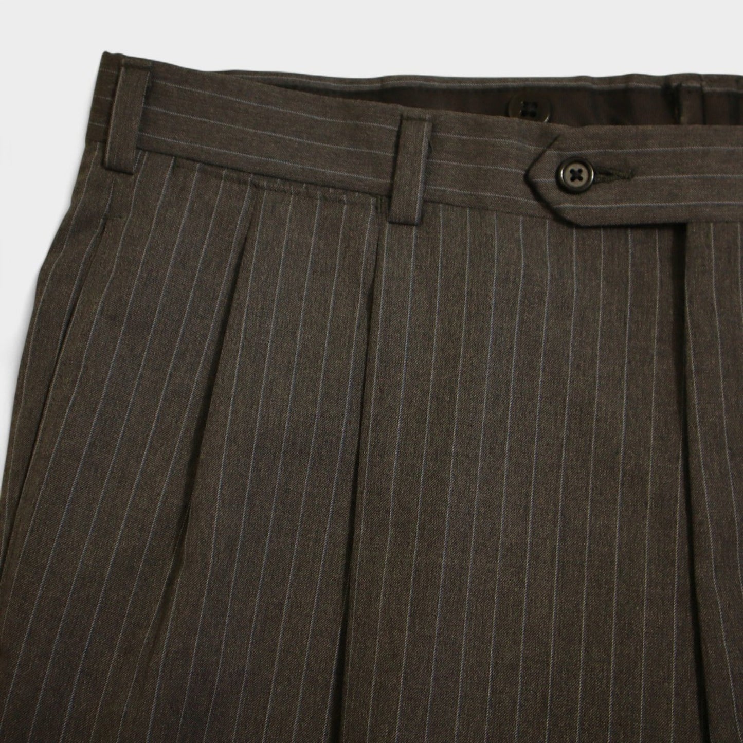 Burberrys 2 Piece Suit 42L Gray Pinstripe Super 100s Wool Pleated 3 Button