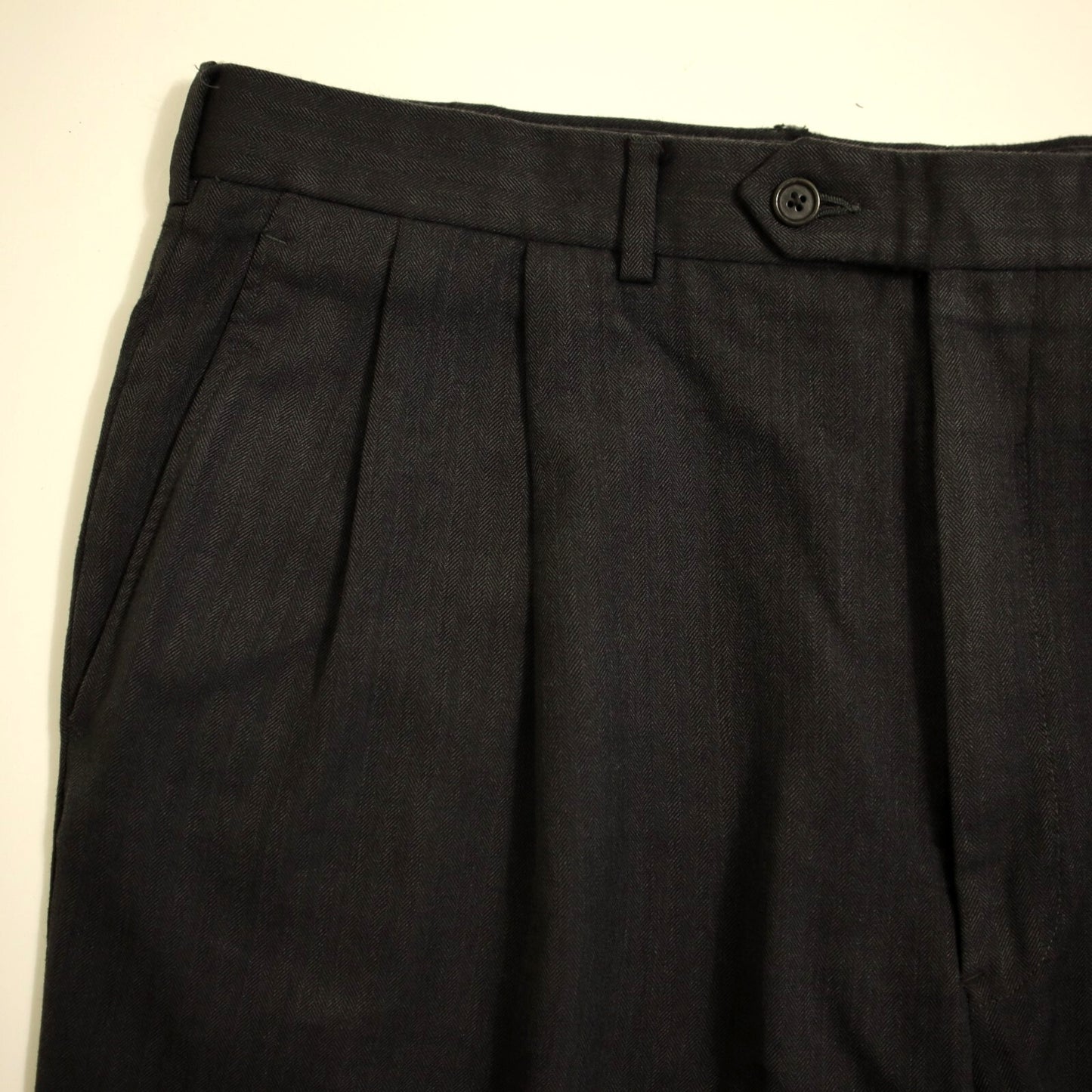 Brooks Brothers Madison X Saxxon 2 Piece Suit 44L Charcoal Tonal Striped Herringbone Pleated
