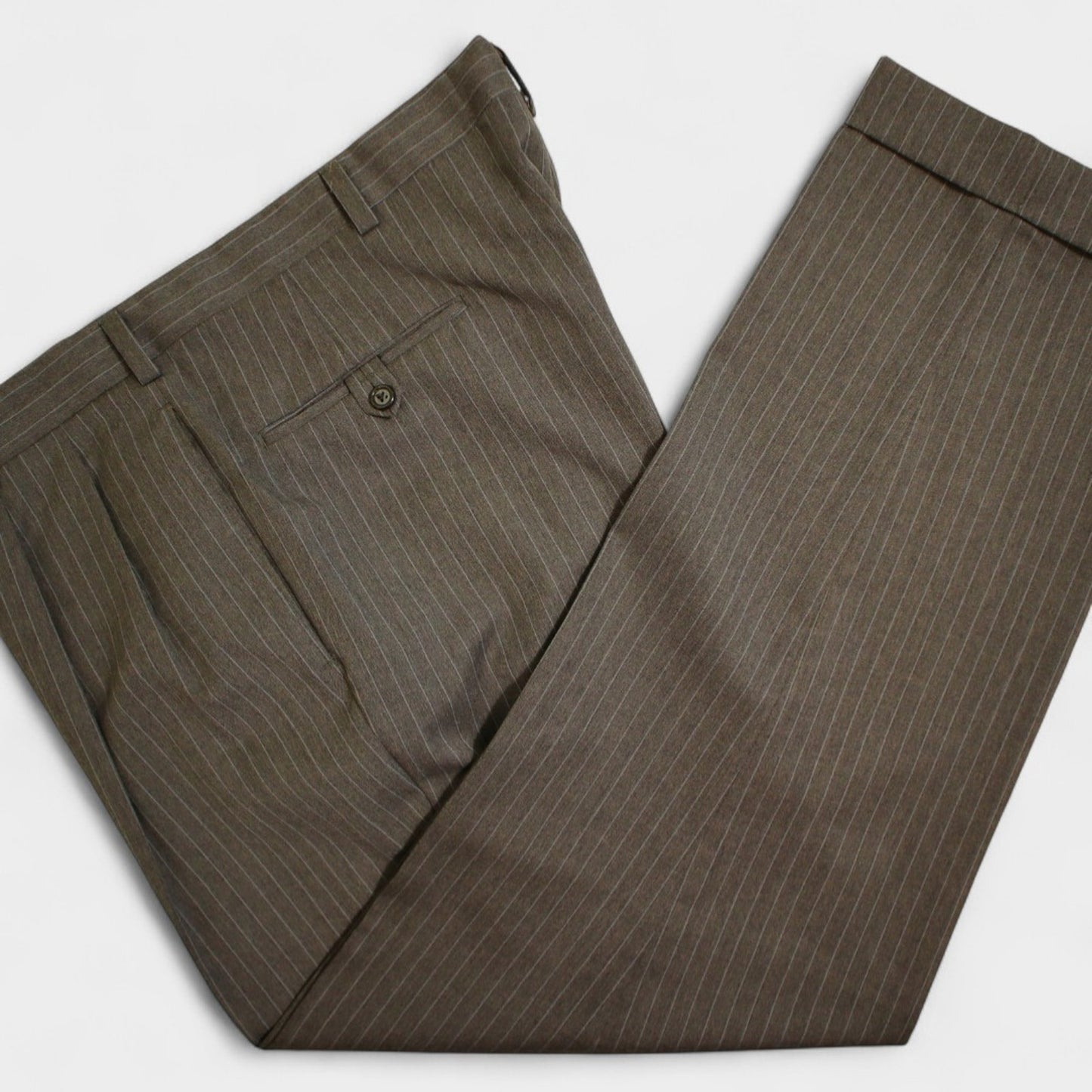 Burberrys 2 Piece Suit 42L Gray Pinstripe Super 100s Wool Pleated 3 Button