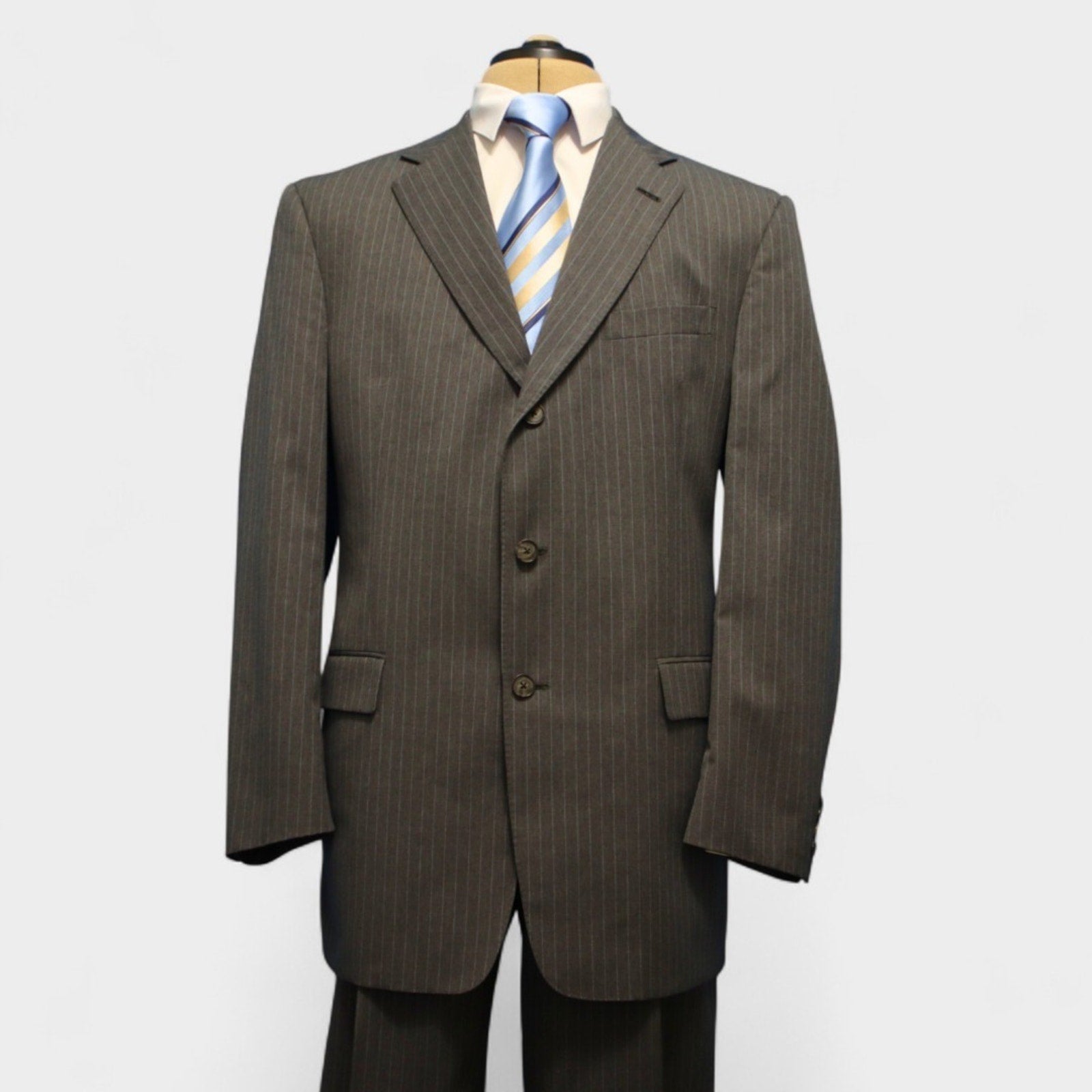 Burberrys 2 Piece Suit 42L Gray Pinstripe Super 100s Wool Front
