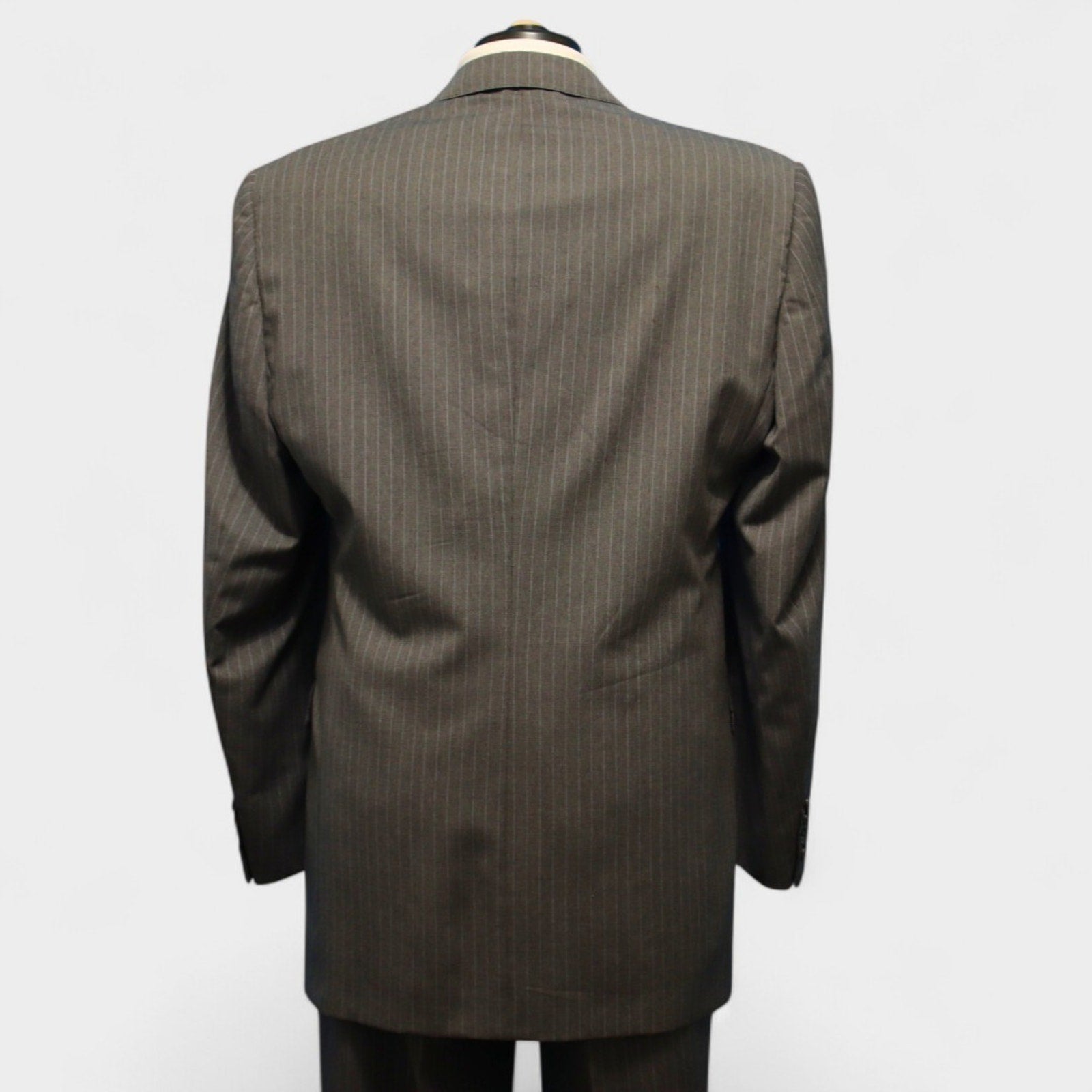 Burberrys 2 Piece Suit 42L Gray Pinstripe Super 100s Wool Back