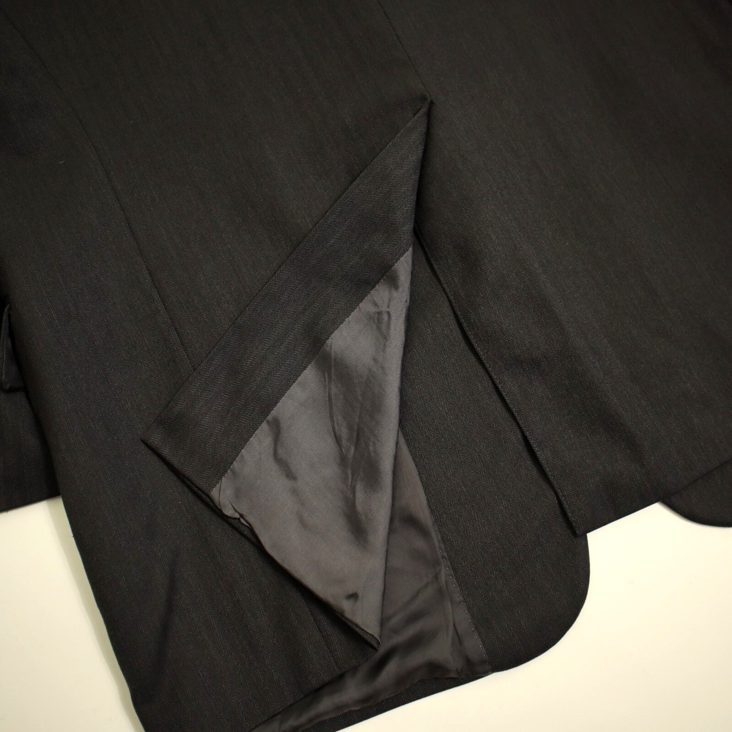 Brooks Brothers Madison X Saxxon 2 Piece Suit 44L Charcoal Tonal Striped Herringbone Pleated