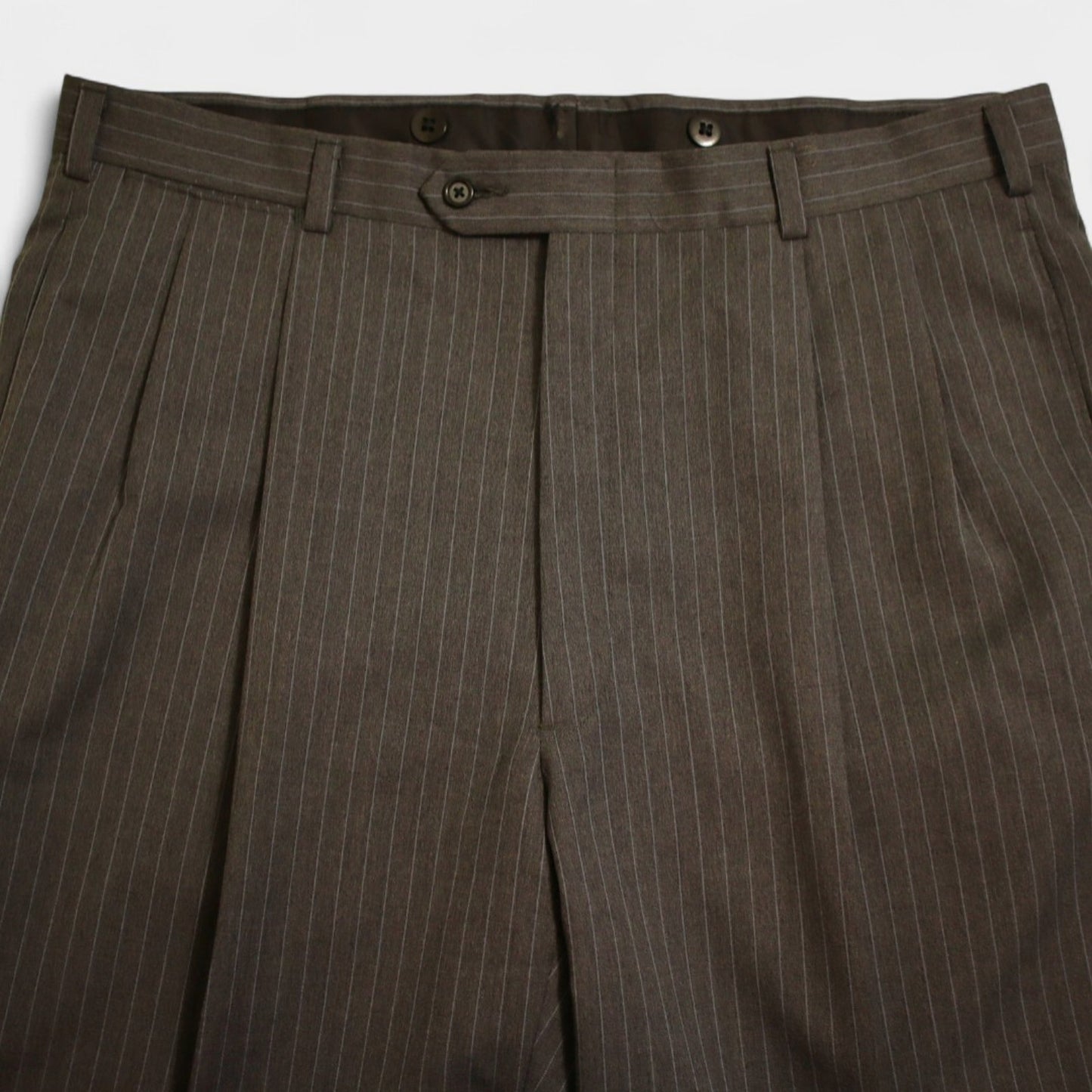 Burberrys 2 Piece Suit 42L Gray Pinstripe Super 100s Wool Pleated 3 Button